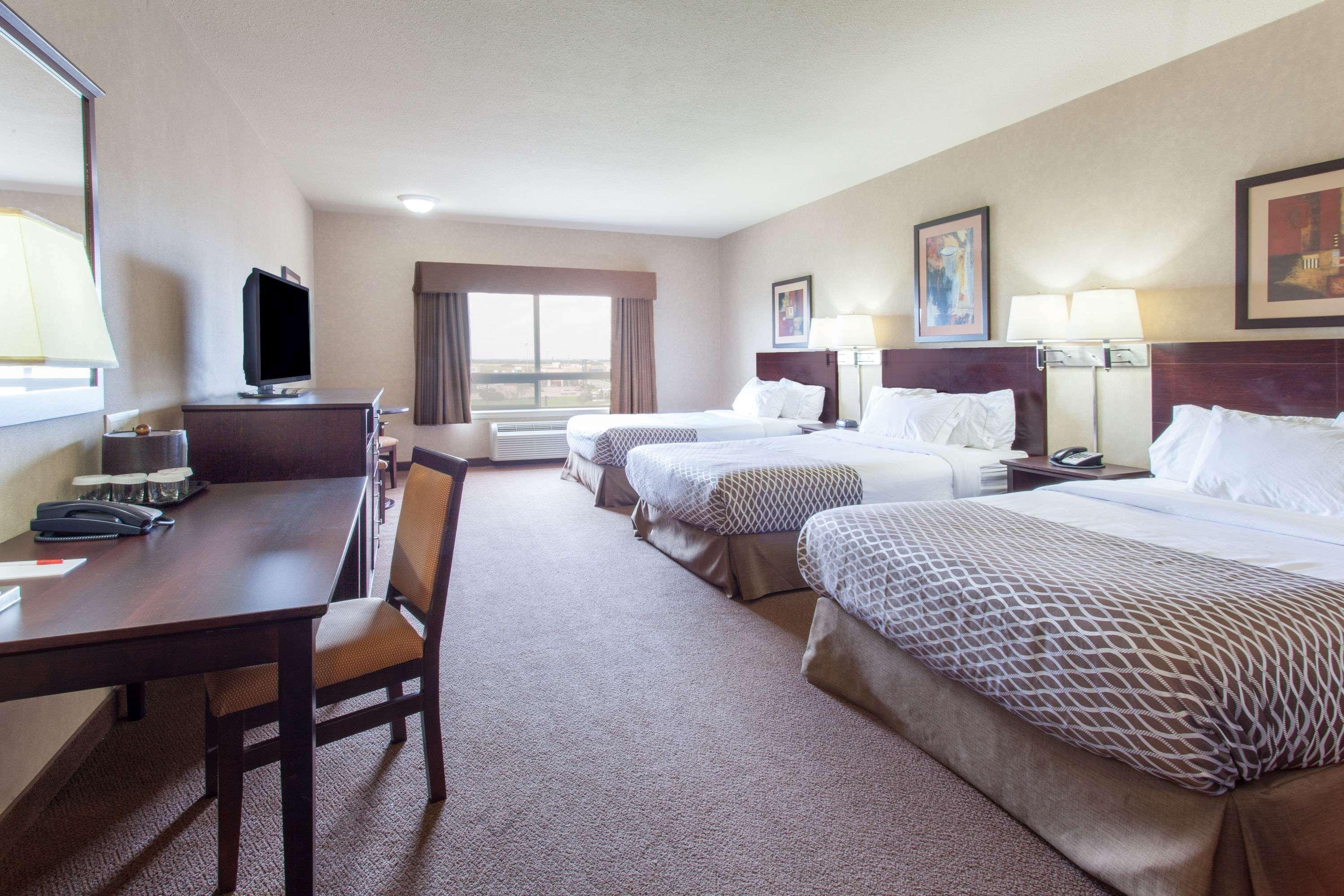 Ramada By Wyndham Hotel Camrose