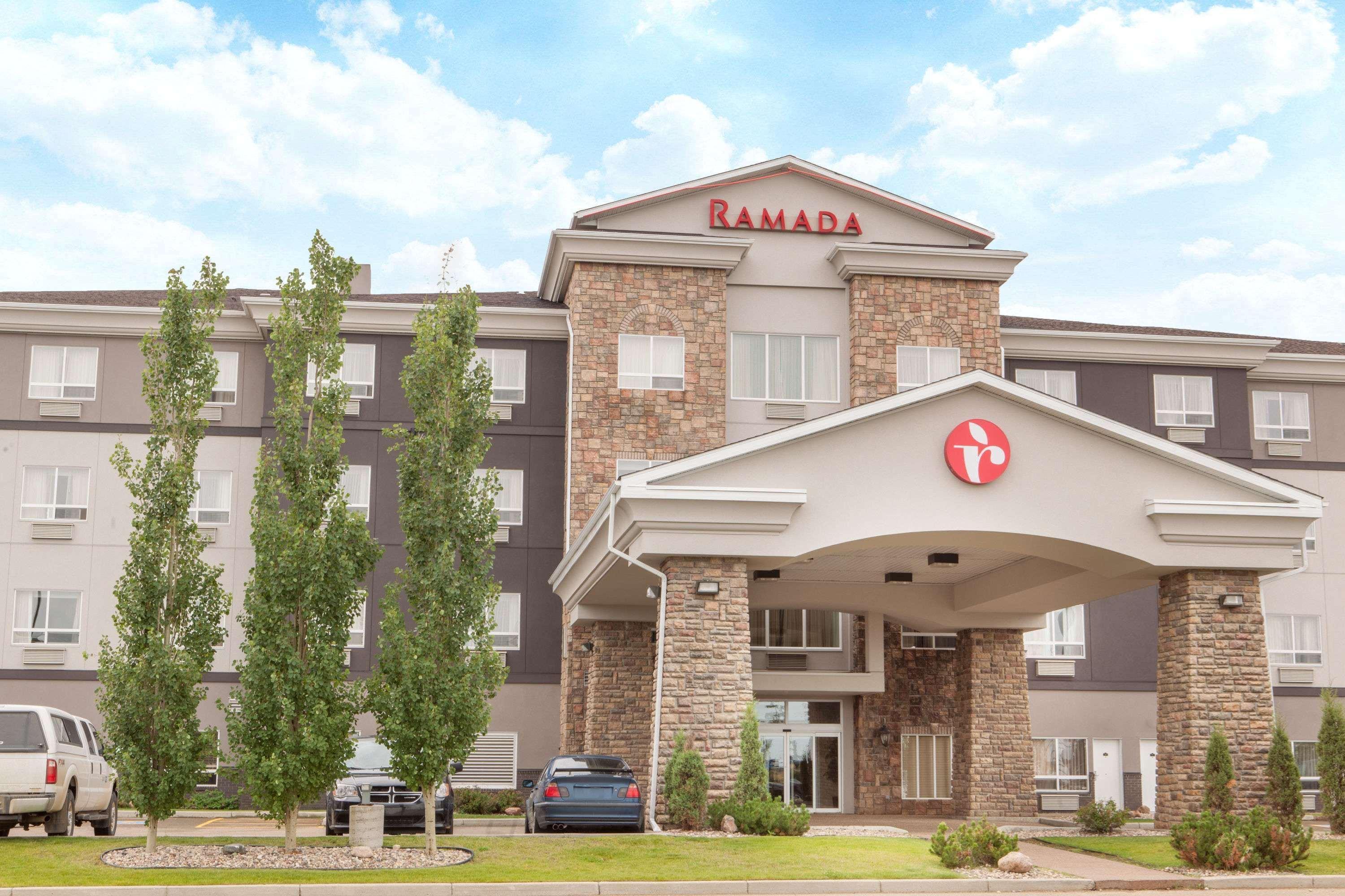 Ramada By Wyndham Hotel Camrose